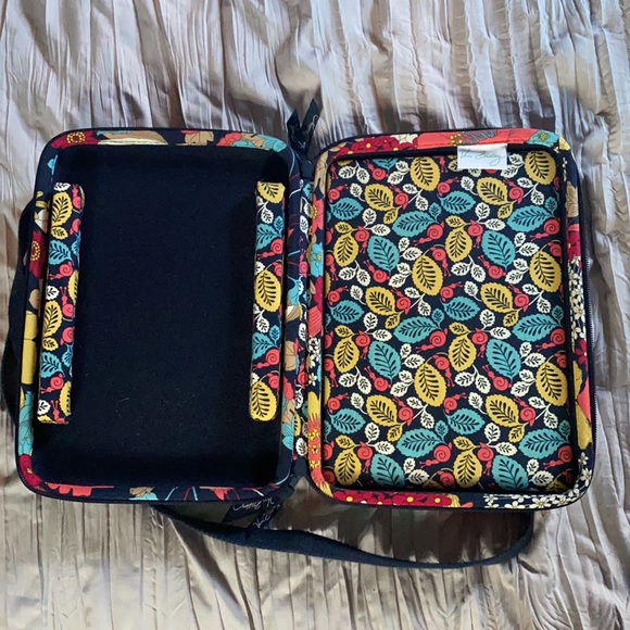 Vera Bradley IPad/tablet/small computer case - Picture 6 of 11